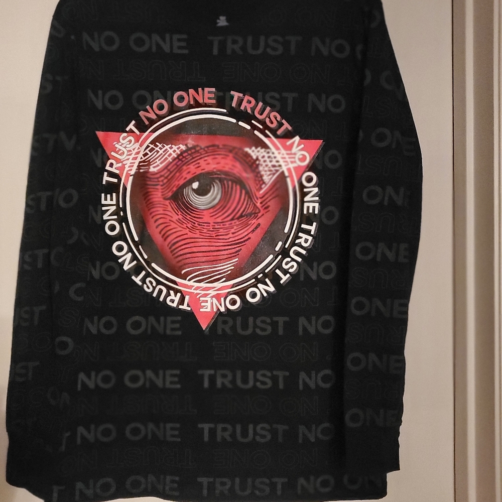 TrusT No One Long Sleeve Shirt Mens M Black Launder